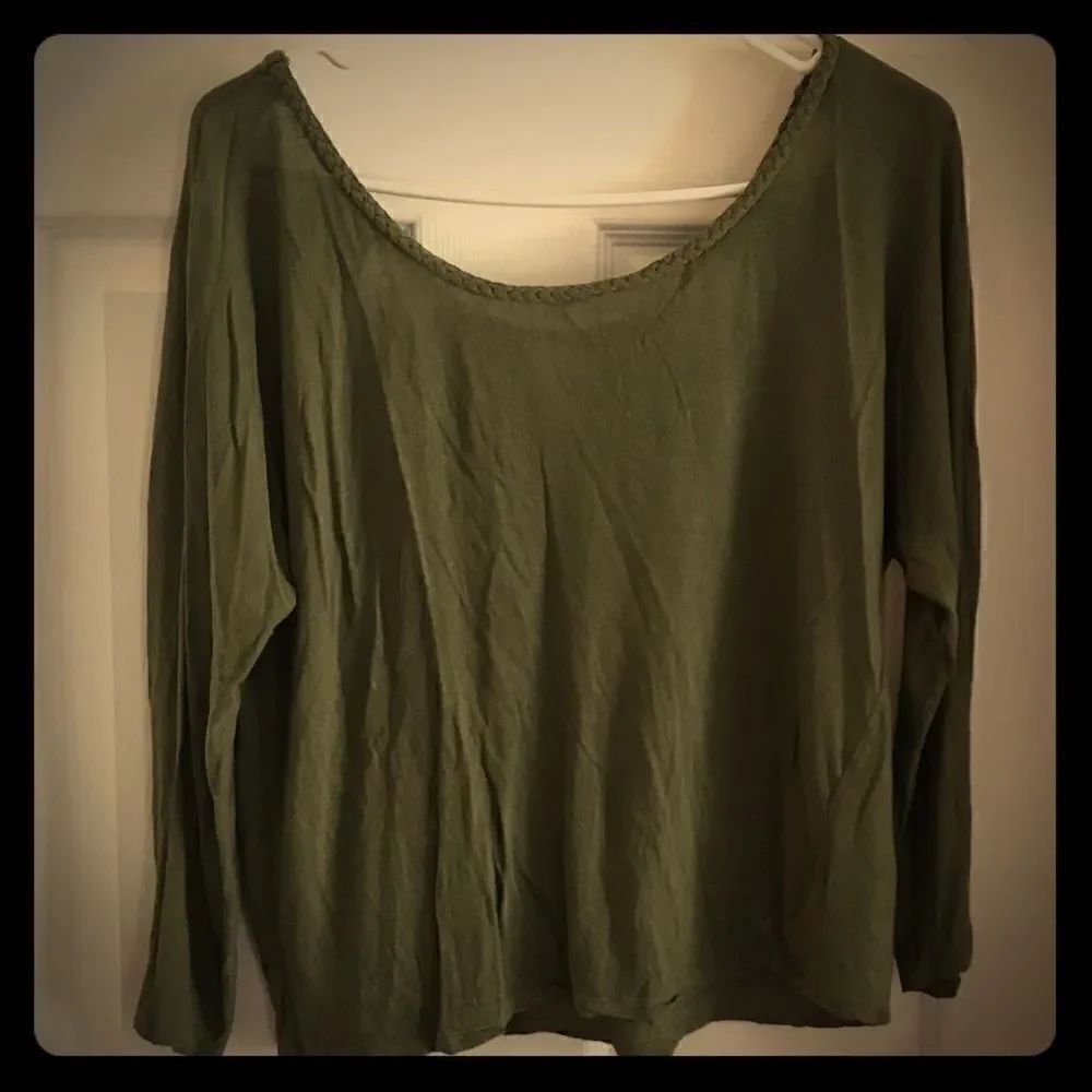 American Eagle medium green loose fit long sleeve